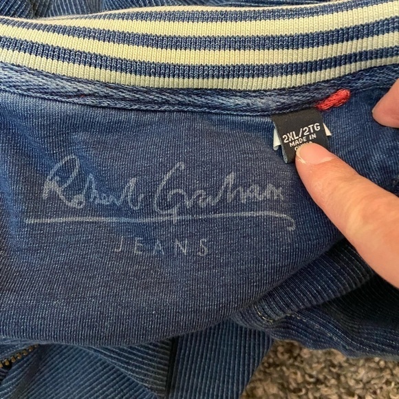 ROBERT GRAHAM • Men’s Quarter Zip Pullover with Contrasting Stitching and Cuffs - Picture 5 of 6